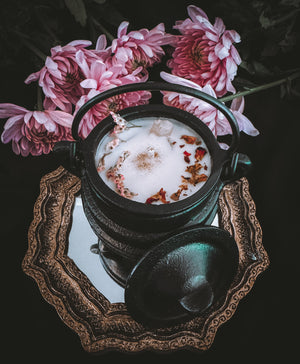 Cauldron Candle: Large